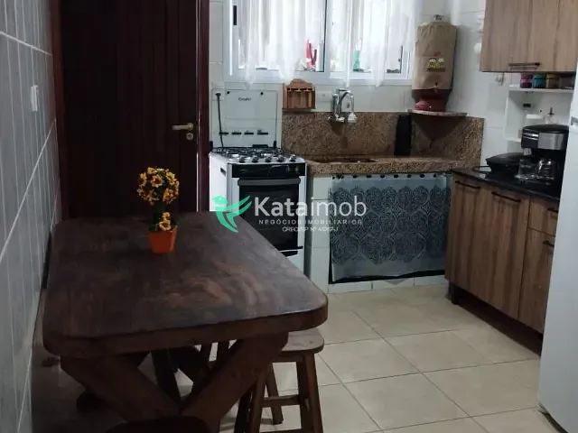 Casa 2 quartos e 2 banheiros, à venda, no bairro Vila Atlântica em Mongaguá