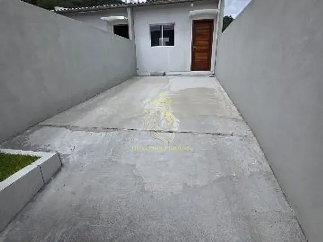 Casa 2 quartos e 1 banheiro, à venda, no bairro Rio Pequeno em Camboriú