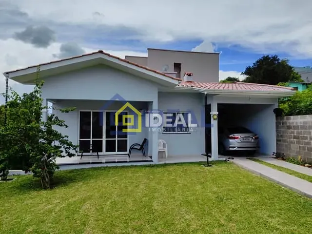 Casa 3 quartos e 2 banheiros, à venda, no bairro Guilherme Reich em Concórdia
