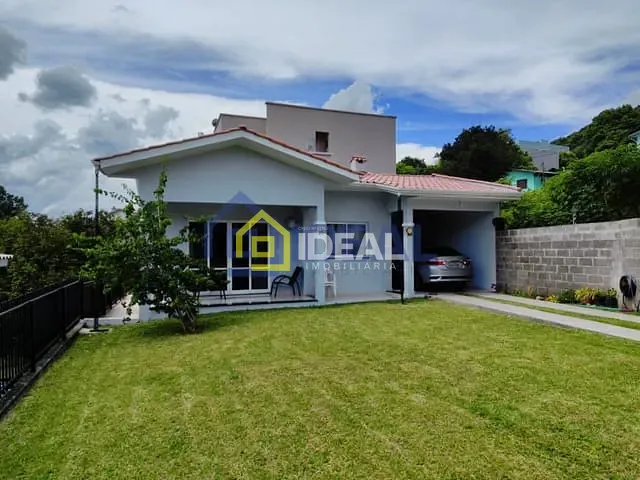 Casa 3 quartos e 2 banheiros, à venda, no bairro Guilherme Reich em Concórdia
