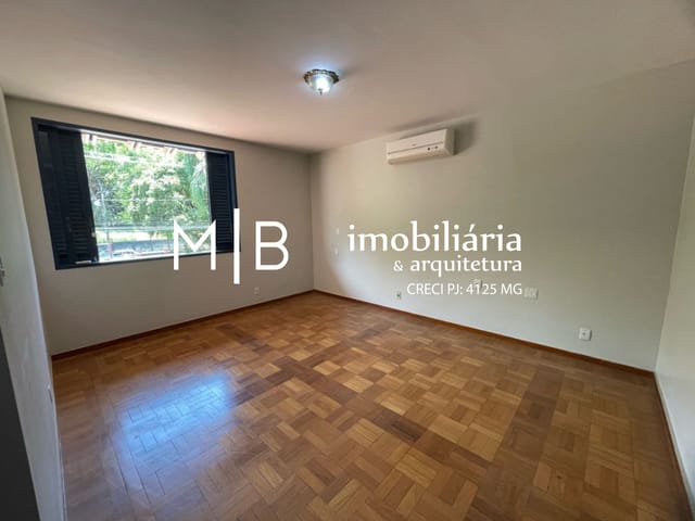 Casa com 854m² 5 quartos e 6 banheiros, à venda, no bairro CENTRO em CATAGUASES