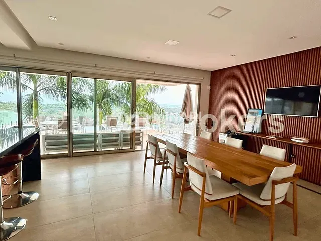 Casa com 360m² 5 quartos e 7 banheiros, à venda, no bairro Alphaville em Santana de Parnaíba