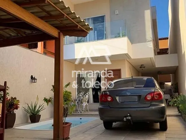 Casa com 160m² 3 quartos e 4 banheiros, à venda, no bairro Praia do Morro em Guarapari