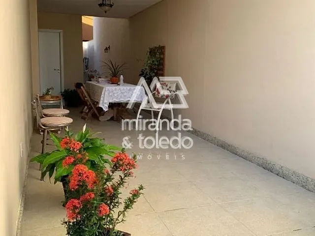 Casa com 160m² 3 quartos e 4 banheiros, à venda, no bairro Praia do Morro em Guarapari