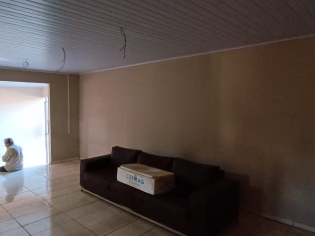 Casa com 190m² 2 quartos e 1 banheiro, à venda, no bairro Cj Hab Antonio E Casaroto em Cambé