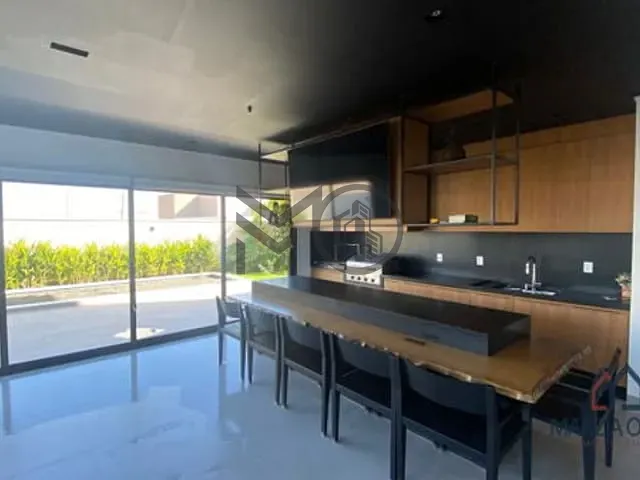 Casa com 490m² 3 quartos e 4 banheiros, à venda, no bairro Jardim Itália em Cuiabá