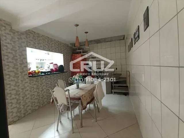 Casa com 200m² 5 quartos e 3 banheiros, à venda, no bairro Jardim Marilu em São Paulo