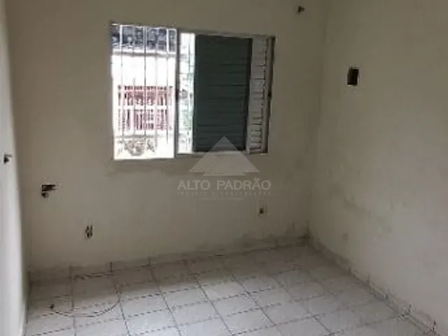 Casa com 250m² 2 quartos e 1 banheiro, à venda, no bairro Vila Santa Rosa em Mauá