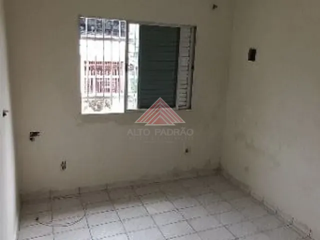 Casa com 250m² 2 quartos e 1 banheiro, à venda, no bairro Vila Santa Rosa em Mauá