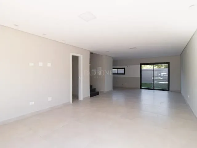 Casa 3 quartos e 3 banheiros, à venda, no bairro Santa Cândida em Curitiba