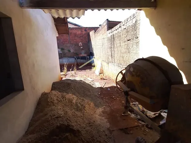 Casa com 250m² 2 quartos e 1 banheiro, à venda, no bairro Jardim Alvorada em Cambé