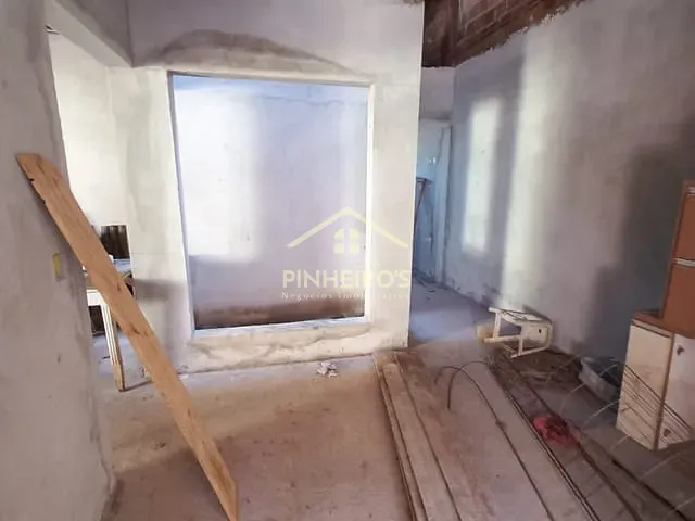 Casa com 250m² 2 quartos e 1 banheiro, à venda, no bairro Jardim Alvorada em Cambé