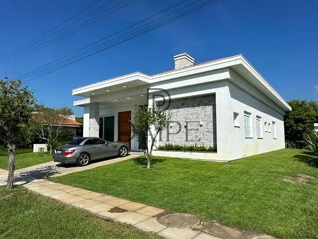 Casa 4 quartos e 5 banheiros, à venda, no bairro Remanso em Xangri-Lá