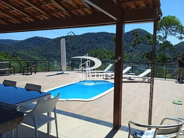 Casa com 444m² 2 quartos e 2 banheiros, à venda, no bairro Albuquerque em Teresópolis