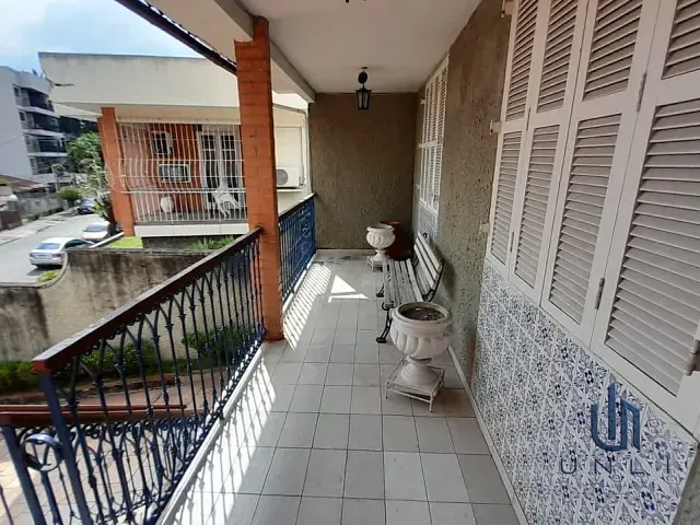 Casa 5 quartos e 4 banheiros, para alugar, no bairro Laranjal em Volta Redonda