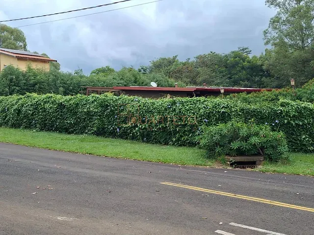 Casa com 1140m² 4 quartos e 3 banheiros, à venda, no bairro Residencial Parque Laguna I em Botucatu