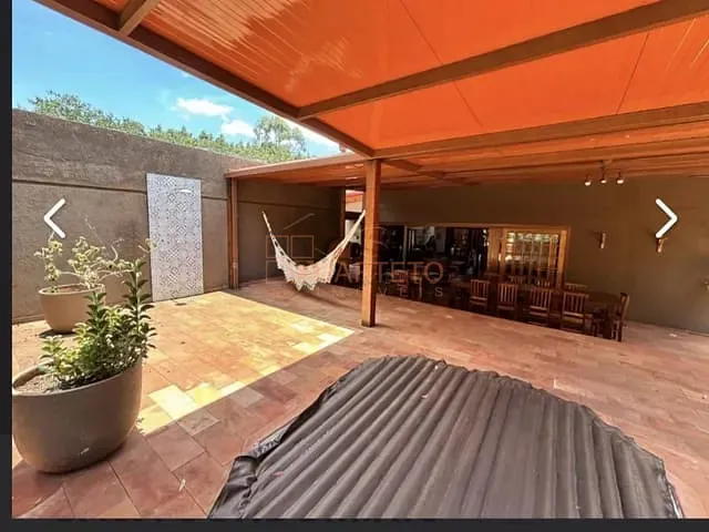 Casa com 1140m² 4 quartos e 3 banheiros, à venda, no bairro Residencial Parque Laguna I em Botucatu