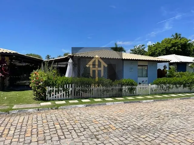 Casa com 200m² 3 quartos e 3 banheiros, à venda ou para alugar, no bairro Barra do Jacuípe em Camaçari