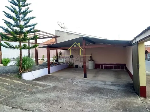 Casa com 390m² 3 quartos e 2 banheiros, à venda, no bairro Residencial Colina em Guaxupé