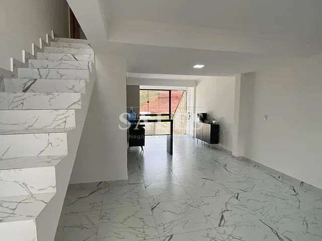 Casa com 250m² 2 quartos e 4 banheiros, à venda, no bairro Nova Era em Juiz de Fora
