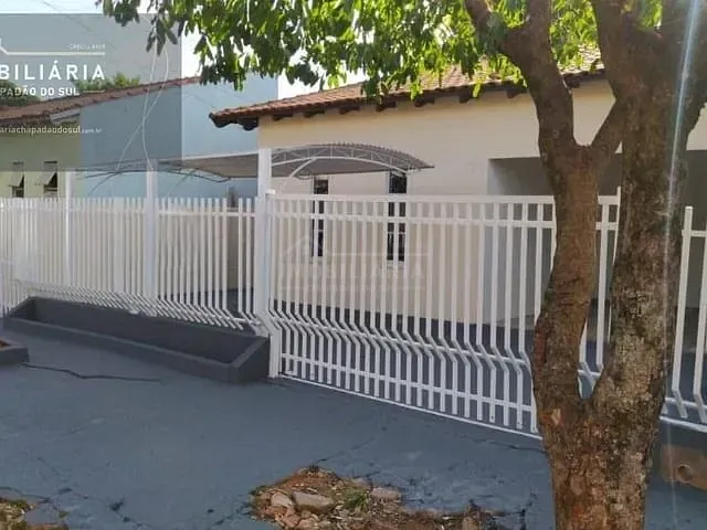 Casa 3 quartos e 1 banheiro, à venda, no bairro CENTRO em Chapadão do Sul