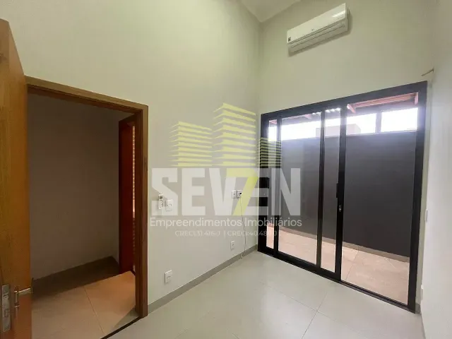 Casa com 230m² 3 quartos e 2 banheiros, à venda, no bairro Morada das Flores em Piratininga