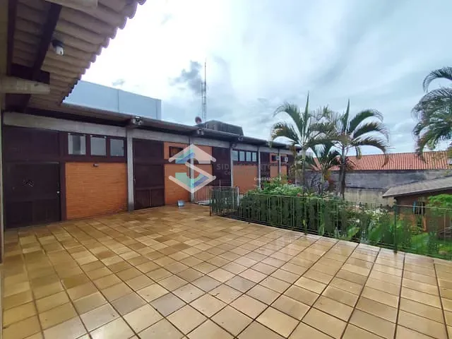 Casa 4 quartos e 3 banheiros, à venda, no bairro CENTRO em Jacarezinho