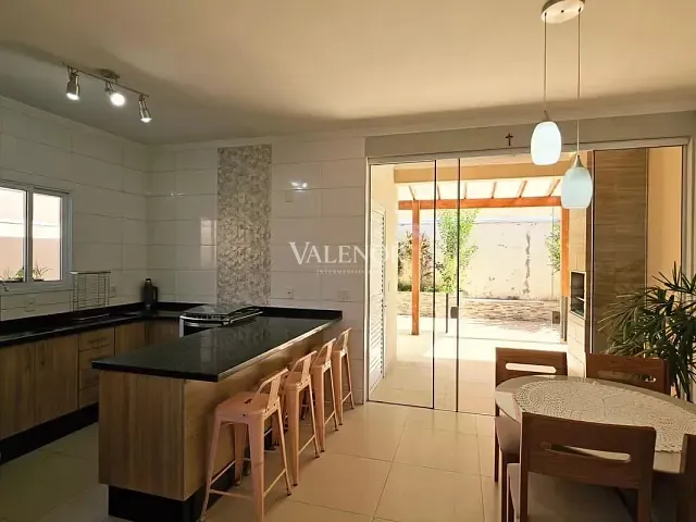 Casa 3 quartos e 2 banheiros, à venda, no bairro Jardim Promeca em Várzea Paulista