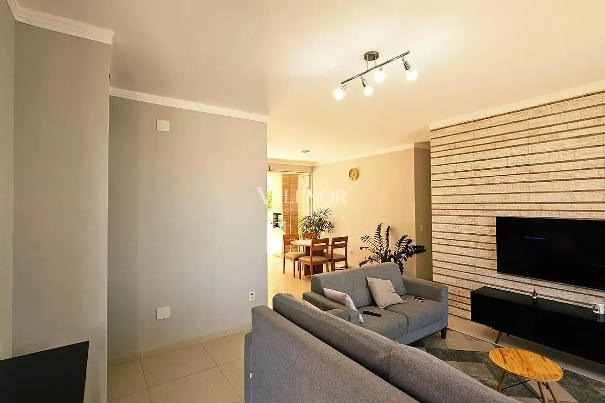 Casa, 3 quartos, 307 m² - Foto 1