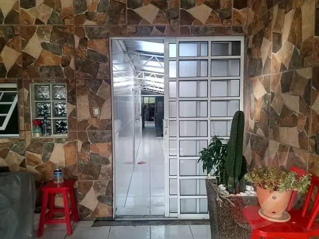 Casa 2 quartos e 1 banheiro, à venda, no bairro Jardim Nova Poá em Poá