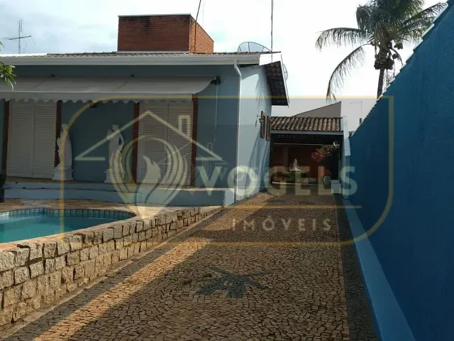 Casa 4 quartos e 3 banheiros, à venda, no bairro Jardim Holanda em Holambra