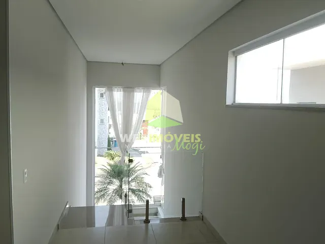 Casa com 250m² 3 quartos e 4 banheiros, para alugar, no bairro Fazenda Rodeio em Mogi das Cruzes