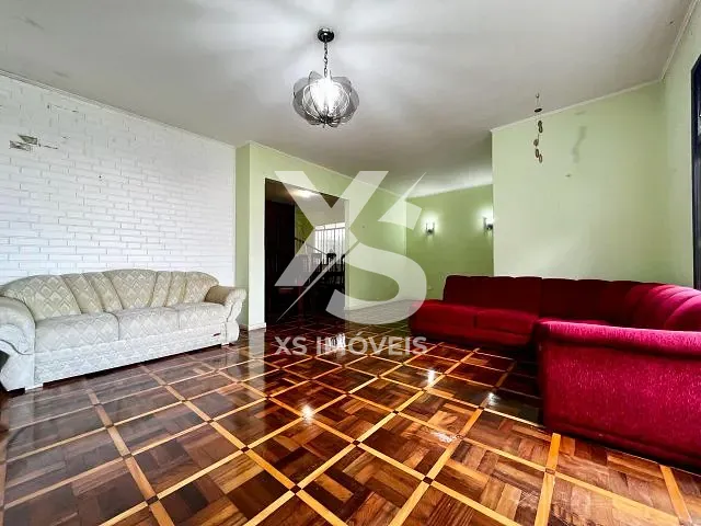 Casa com 280m², à venda, no bairro Centro Cívico em Curitiba
