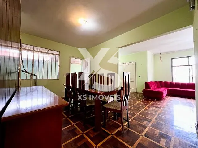 Casa com 280m², à venda, no bairro Centro Cívico em Curitiba