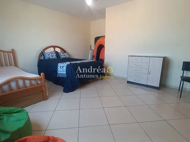Casa com 210m² 5 quartos e 2 banheiros, à venda, no bairro Vinhateiro em São Pedro da Aldeia