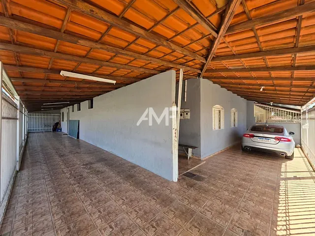 Casa com 200m² 3 quartos e 1 banheiro, à venda, no bairro Guará I em Brasília