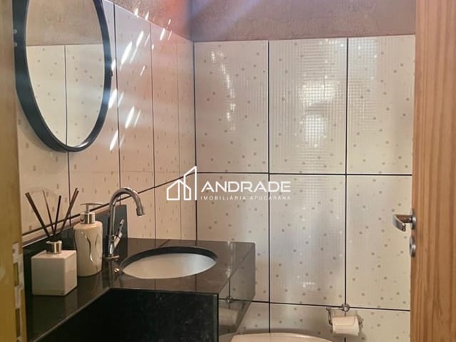 Casa com 180m² 2 quartos e 1 banheiro, à venda, no bairro Jardim Menegazzo em Apucarana