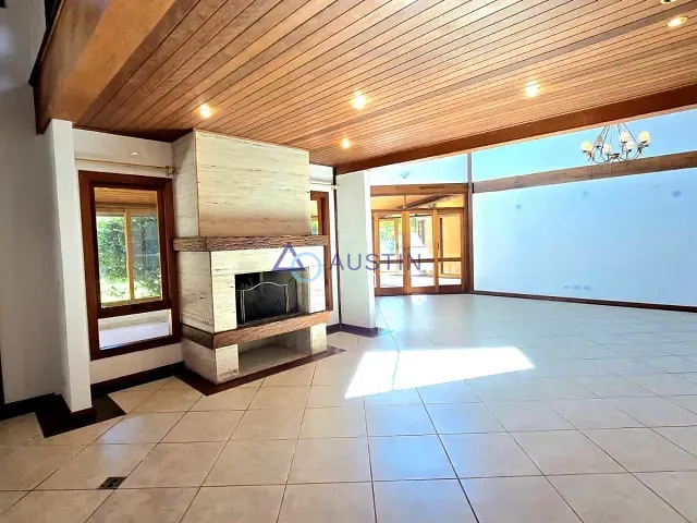 Casa com 2348m² 3 quartos e 5 banheiros, à venda, no bairro Jardim Mediterrâneo em Cotia