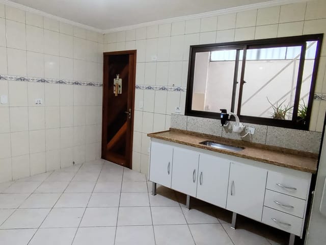 Casa 3 quartos e 1 banheiro, à venda, no bairro Jardim Utinga em Santo André