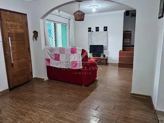 Casa 2 quartos e 1 banheiro, à venda, no bairro Centro em Chácara