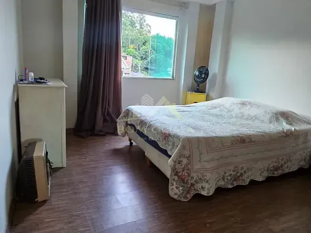 Casa 2 quartos e 1 banheiro, à venda, no bairro Centro em Chácara