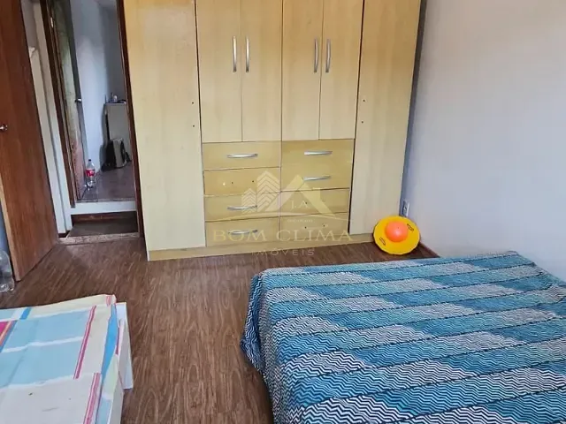 Casa 2 quartos e 1 banheiro, à venda, no bairro Centro em Chácara