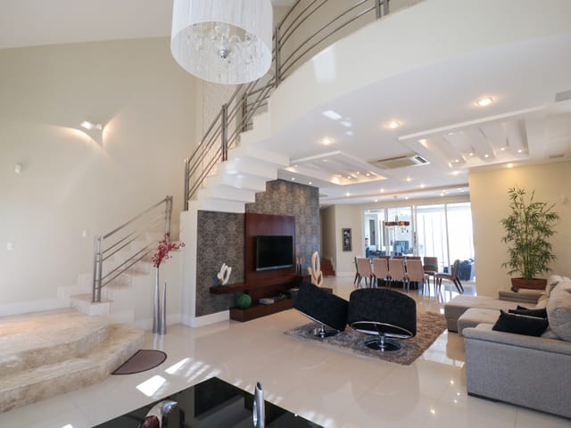 Casa com 760m², à venda, no bairro Estrela em Ponta Grossa