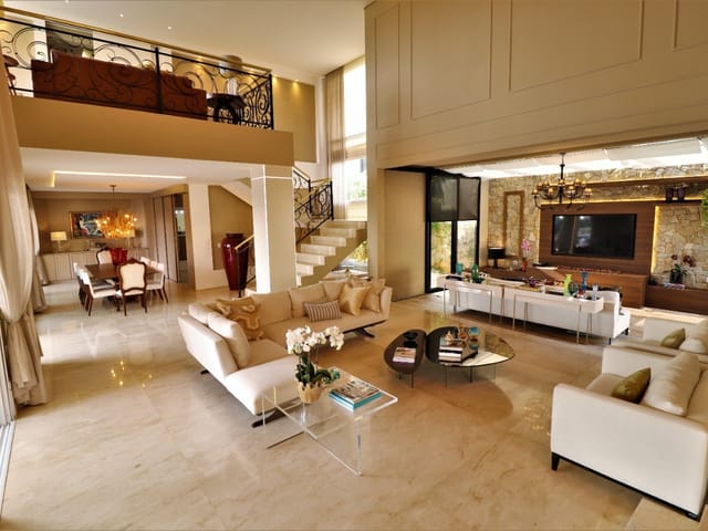 Casa com 1860m² 5 quartos e 7 banheiros, à venda, no bairro Tamboré em Santana de Parnaíba