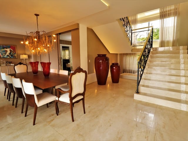 Casa com 1860m² 5 quartos e 7 banheiros, à venda, no bairro Tamboré em Santana de Parnaíba
