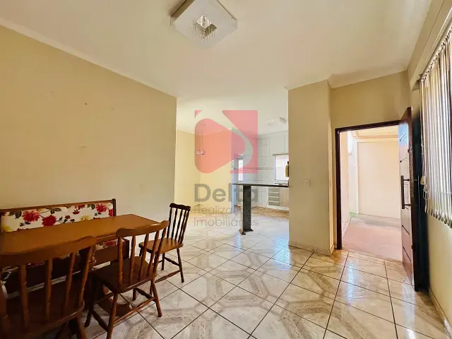 Casa 2 quartos e 1 banheiro, à venda, no bairro Jardim Veneza em Pirassununga