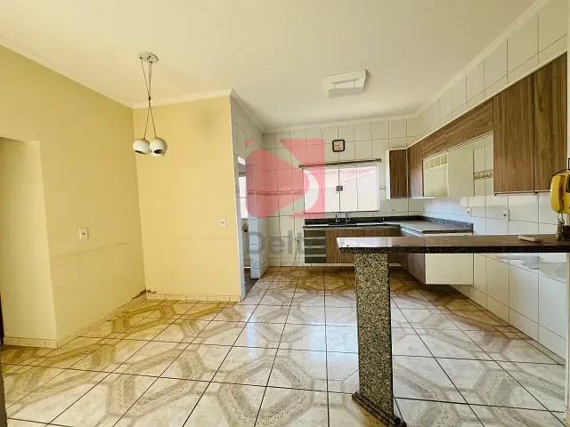 Casa 2 quartos e 1 banheiro, à venda, no bairro Jardim Veneza em Pirassununga