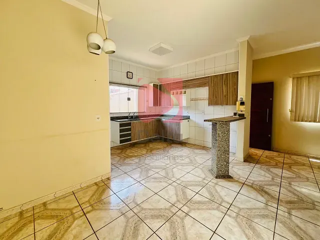 Casa 2 quartos e 1 banheiro, à venda, no bairro Jardim Veneza em Pirassununga