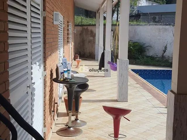 Casa com 482m² 4 quartos e 2 banheiros, à venda, no bairro Jardim Leonor em São Paulo