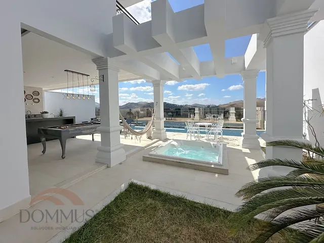 Casa com 497m² 4 quartos e 4 banheiros, à venda, no bairro Alto Geovannini em Coronel Fabriciano